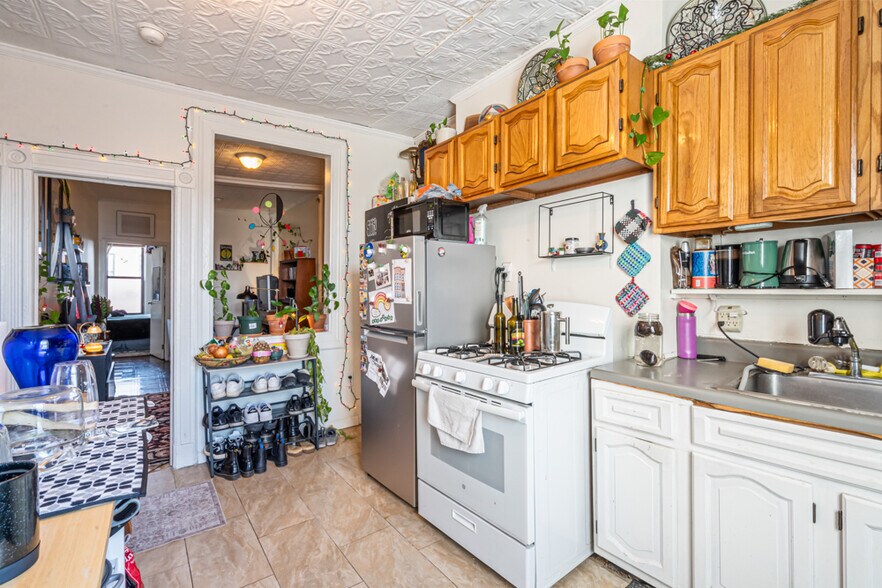 More Photos Of 656 Henry St, Brooklyn Apartments For Sale