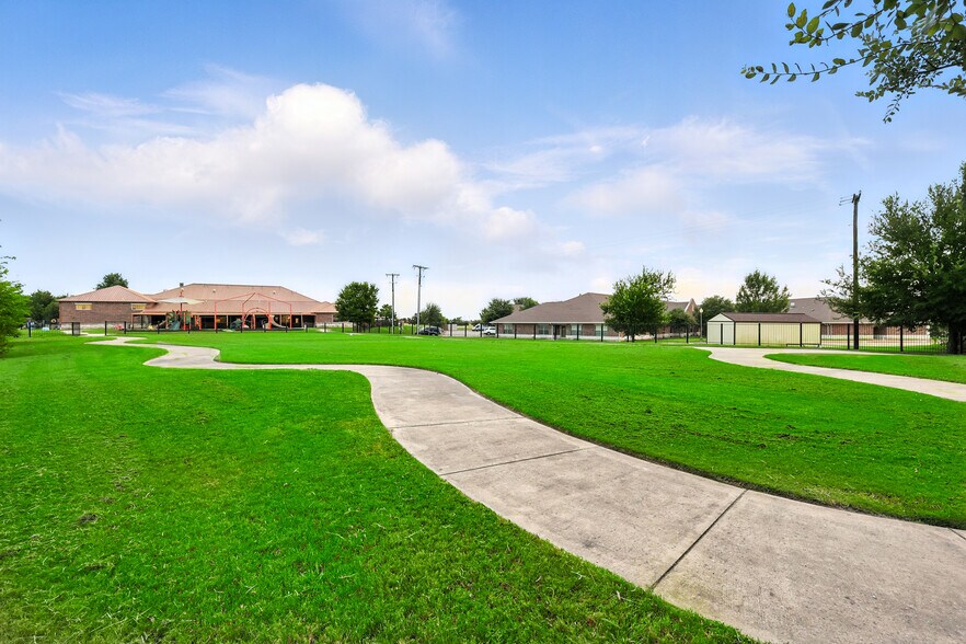 More Photos Of 1700 Cedar Run, Ennis Daycare Center For Sale