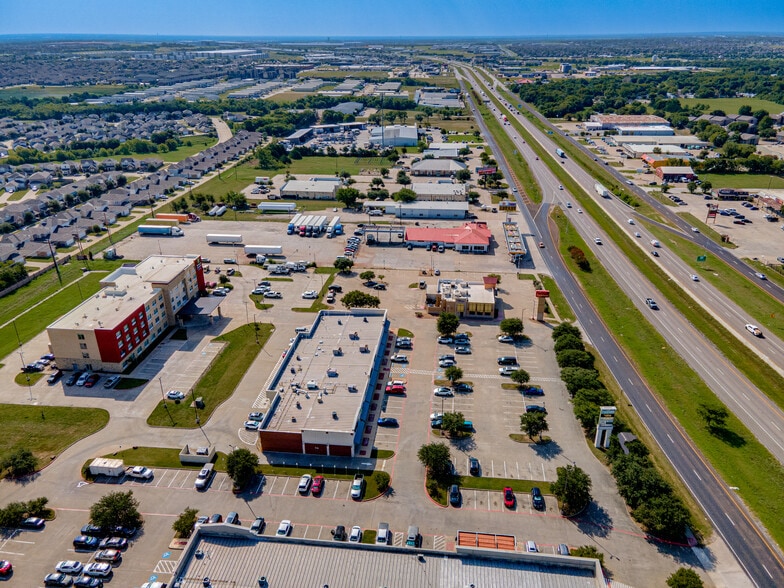 More Photos Of 108 E Us Highway 80, Forney Freestanding For Lease