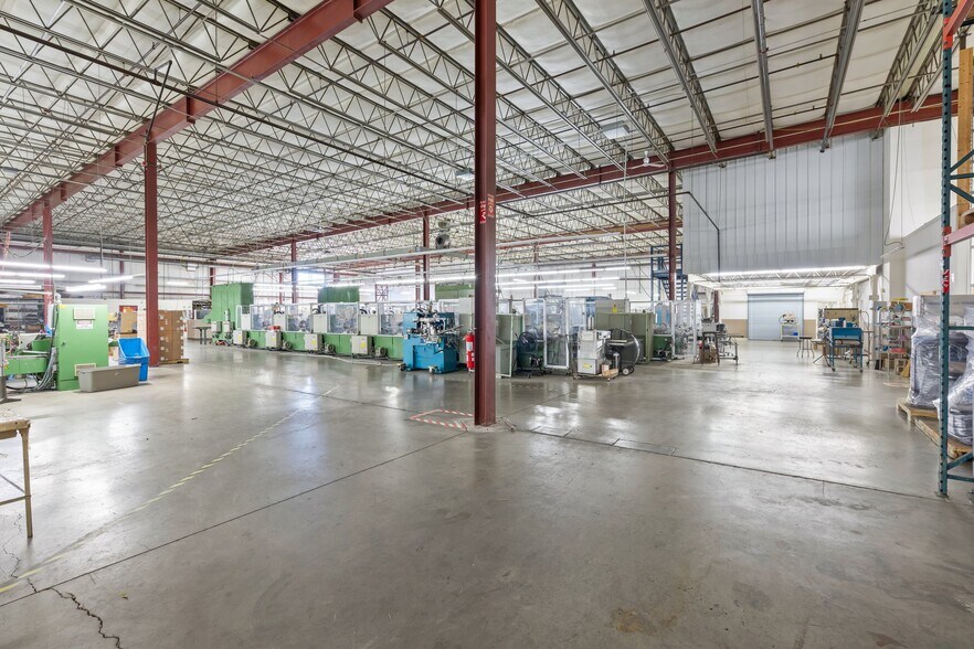 More Photos Of 25 Hale St, Newburyport Manufacturing For Lease