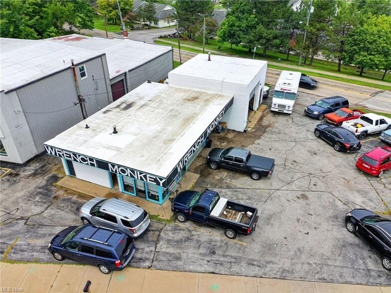 More Photos Of 2515 W Prospect Rd, Ashtabula Auto Repair For Sale
