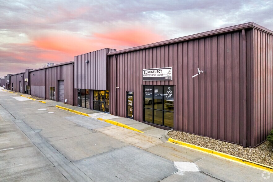 More Photos Of 14903-14935 W 99th St, Lenexa Warehouse For Lease
