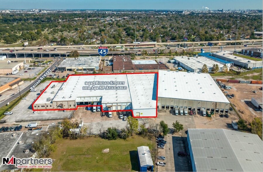 More Photos Of 2425 Broad St, Houston Warehouse For Lease