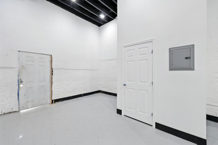 More Photos Of 5404 Western Ave, Los Angeles Storefront Retail Office For Lease