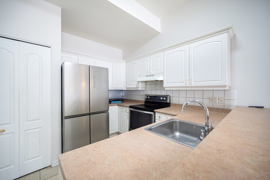 More Photos Of 6982-6984 Saint-Hubert Rue, Montréal Storefront Retail Residential For Sale