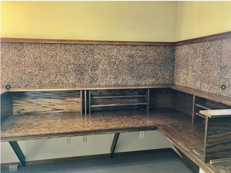 More Photos Of 1002 11th St, Lakeport Office Residential For Lease