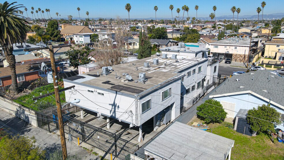 More Photos Of 1320 W 97th St, Los Angeles Apartments For Sale