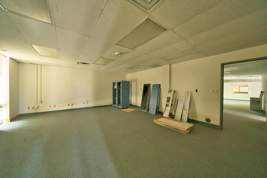 More Photos Of 3620 Biddle Ave, Wyandotte Medical For Sale