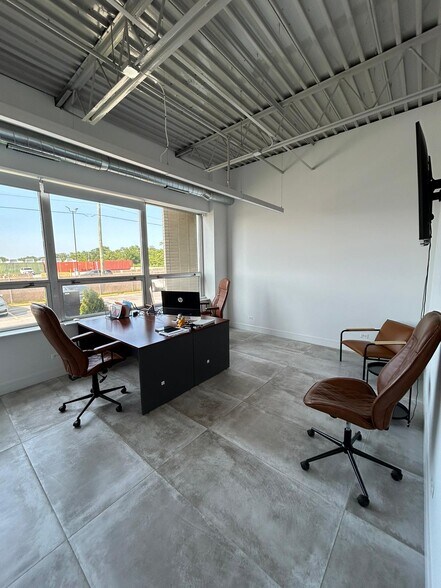 More Photos Of 255 E 167th St, Harvey Distribution For Lease