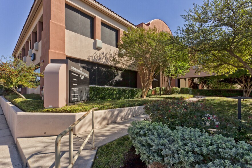 More Photos Of 540 Oak Centre Dr, San Antonio Medical For Lease
