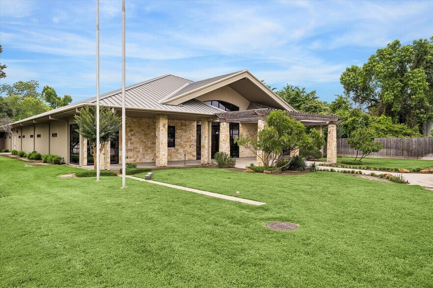 Primary Photo Of 6950 W 43rd St, Houston Loft Creative Space For Lease