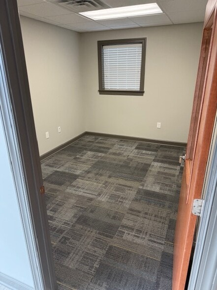 More Photos Of 6334 Peters Creek Rd, Roanoke Office For Lease