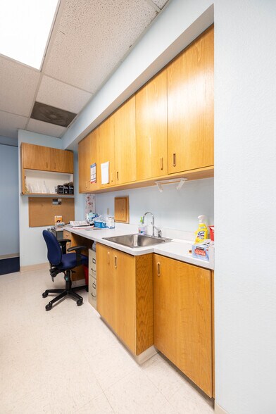 More Photos Of 729 Sunrise Ave, Roseville Medical For Lease