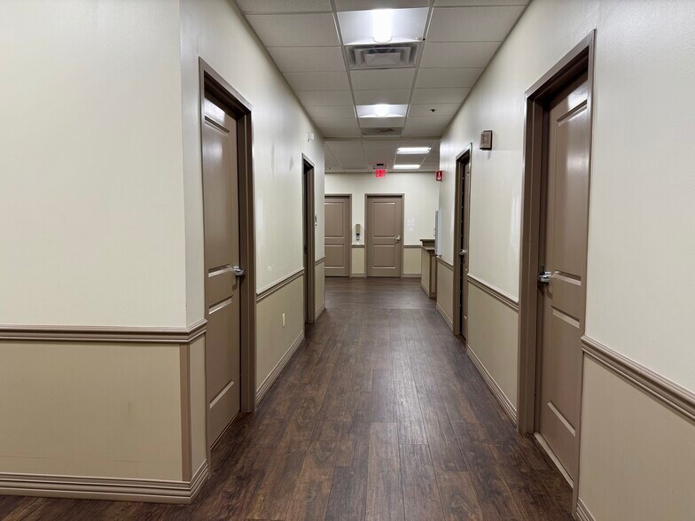 More Photos Of 2424 W Pleasant Run Rd, Lancaster Medical For Lease