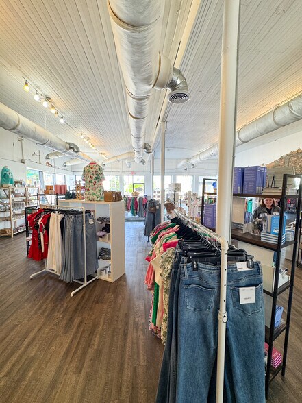 More Photos Of 115 S Goliad St, Rockwall Storefront Retail Office For Lease