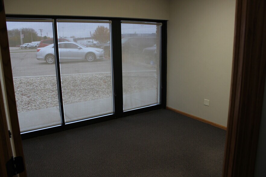More Photos Of 1521 Randolph Rd, Janesville Medical For Lease
