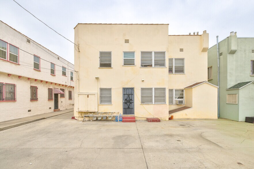 More Photos Of 445 N Spaulding Ave, Los Angeles Apartments For Sale