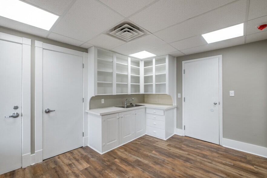 More Photos Of 111-113 N Market St, Selinsgrove Medical For Lease