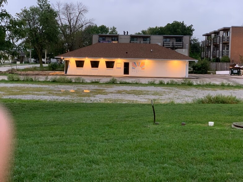 More Photos Of 127 Dotson Dr, Ames Restaurant For Lease