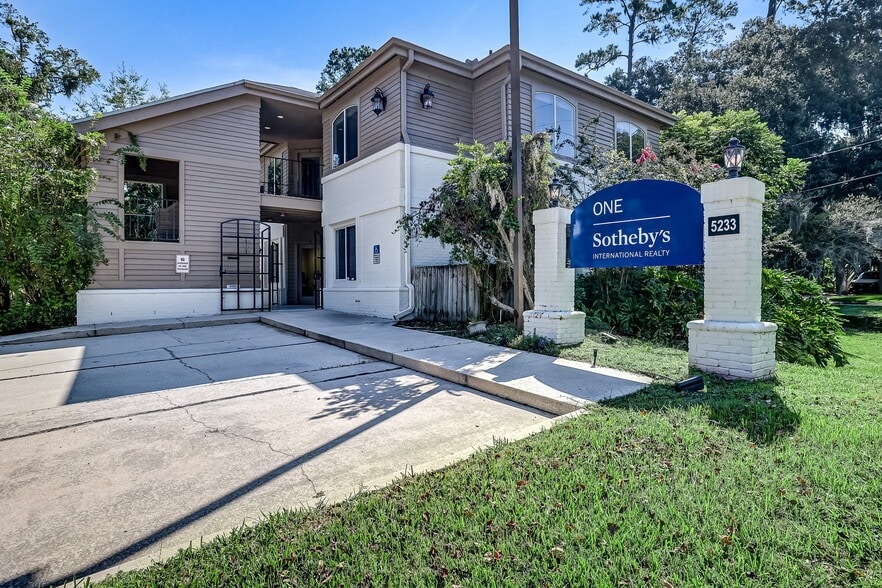More Photos Of 5233 San Jose Blvd, Jacksonville Office Residential For Lease