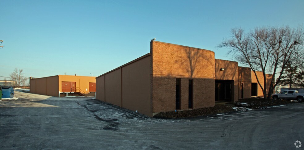 More Photos Of 824-830 Fee Fee Rd, Saint Louis Unknown For Lease