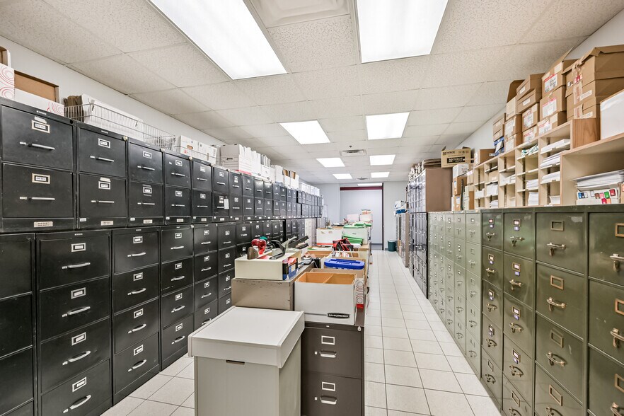 More Photos Of 4701 Preston Ave, Pasadena Office Residential For Sale