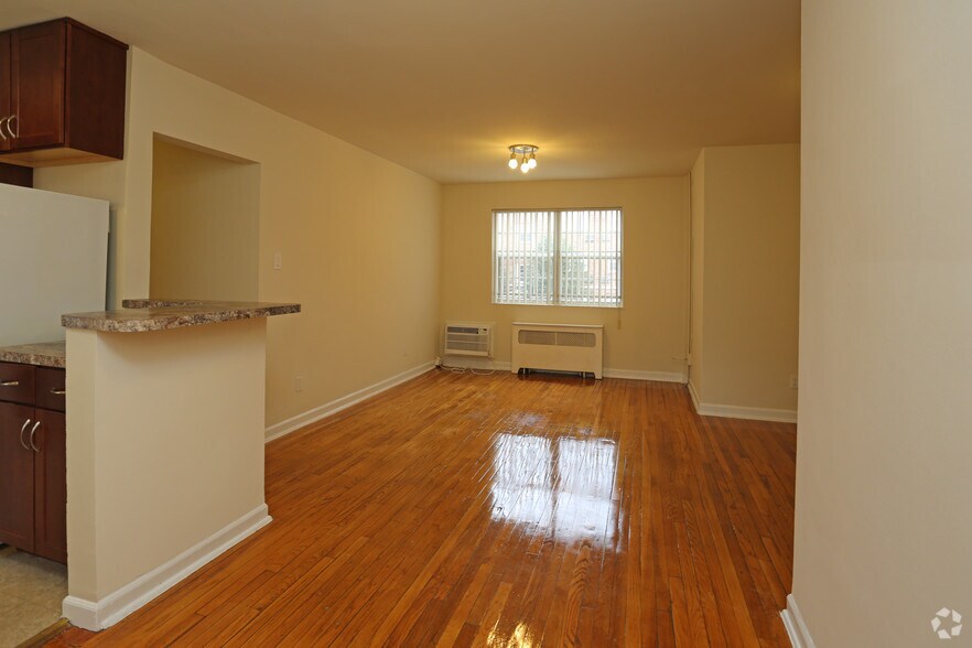 More Photos Of 3301 Chillum Rd, Mount Rainier Apartments For Sale