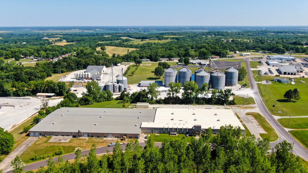 More Photos Of 1615 Radio Hill Rd, Boonville Warehouse For Lease
