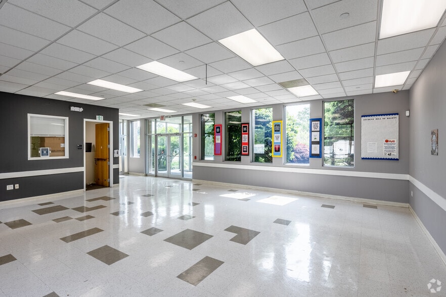 More Photos Of 64 E Midland Ave, Paramus Office For Lease