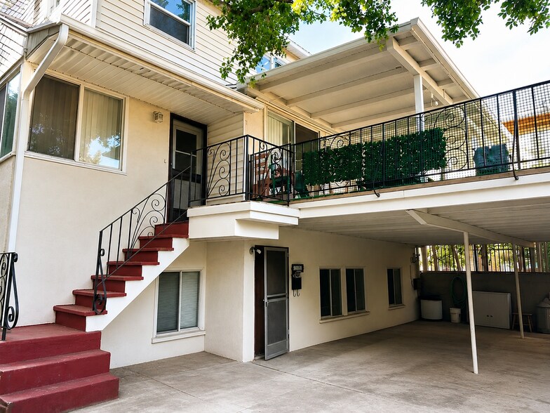 More Photos Of 2520 Montrose Ave, Montrose Apartments For Sale