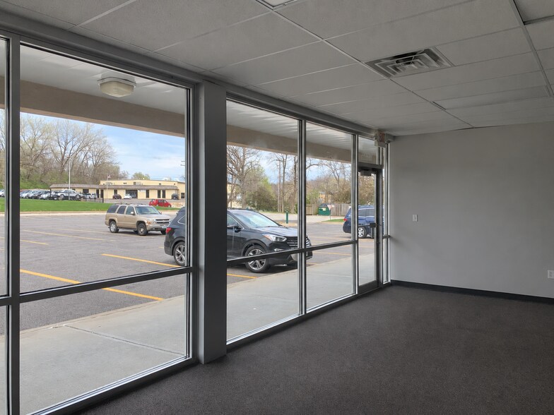 More Photos Of 1825-1847 NW Vivion Rd, Kansas City Unknown For Lease