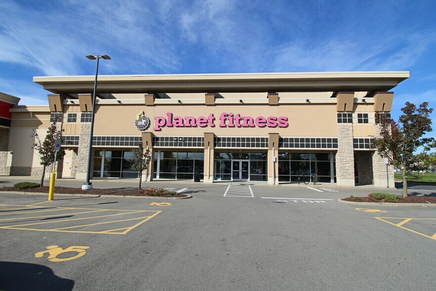 More Photos Of 4090-4100 Maple Rd, Amherst Freestanding For Lease