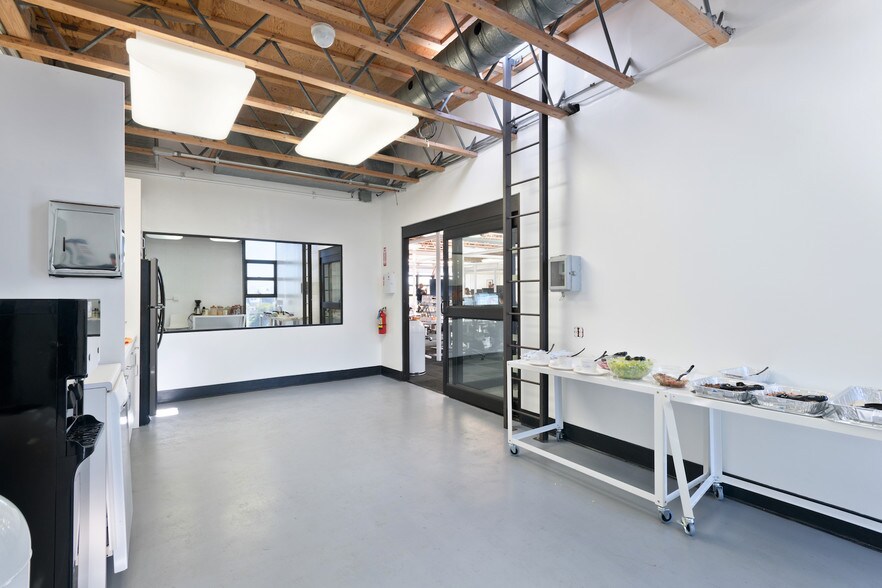 More Photos Of 2200 Michigan Ave, Santa Monica Loft Creative Space For Lease