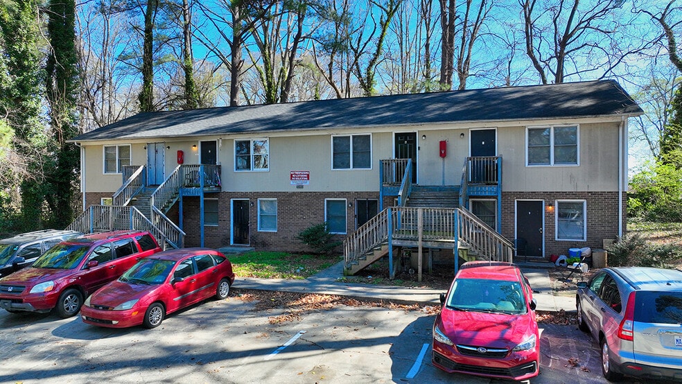 More Photos Of 2705 McArthur Dr, Greensboro Apartments For Sale