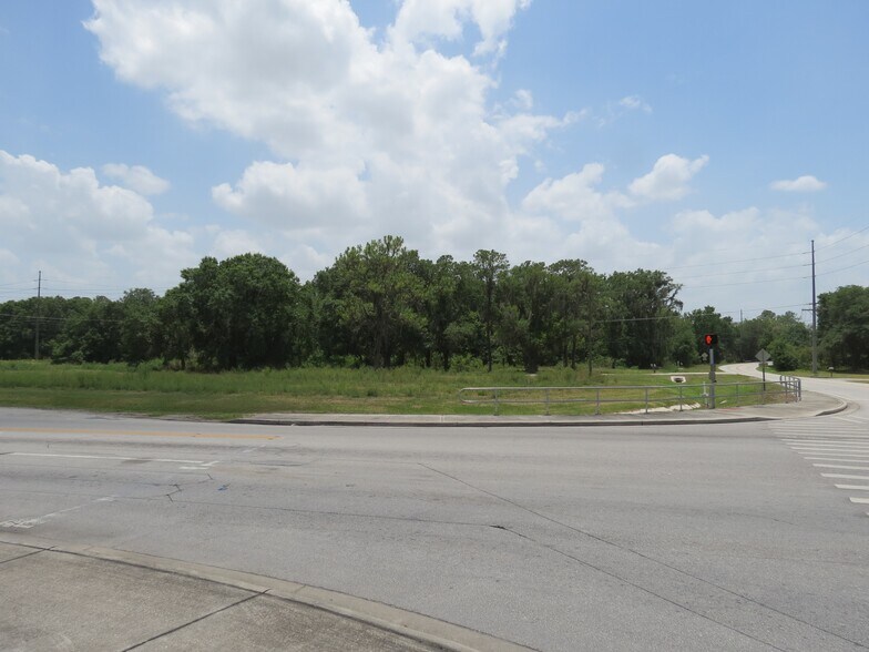 More Photos Of 2021-2099 Airport Rd, Plant City Industrial For Lease