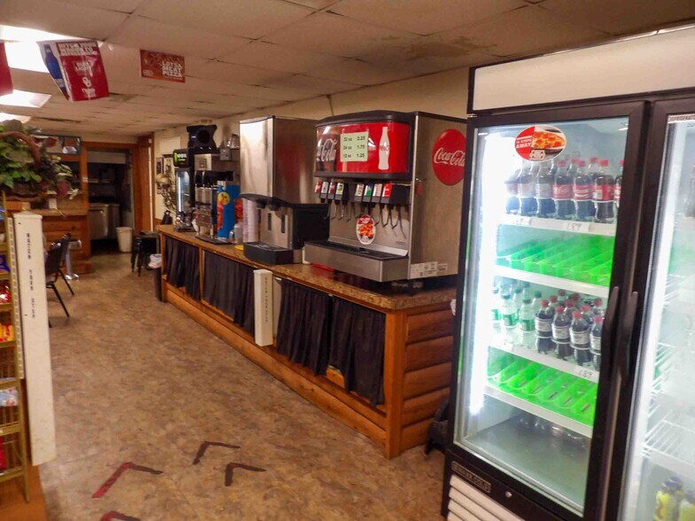 More Photos Of 245971 E Country Rd, Canton Service Station For Sale