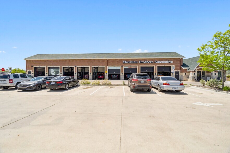 More Photos Of 1635 Main St, Windsor Auto Repair For Sale