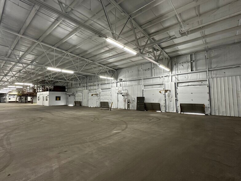 More Photos Of 1100 Pearl St, Chesaning Warehouse For Lease
