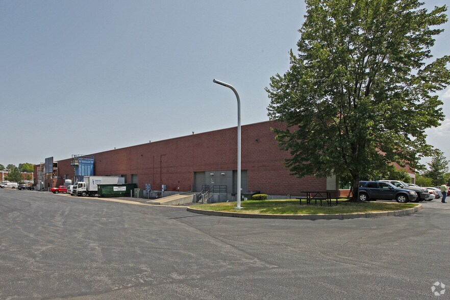 More Photos Of 5-9 Sunnen Dr, Saint Louis Research And Development For Lease