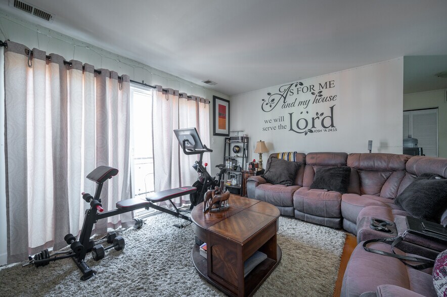 More Photos Of 6435-6443 N Damen Ave, Chicago Apartments For Sale