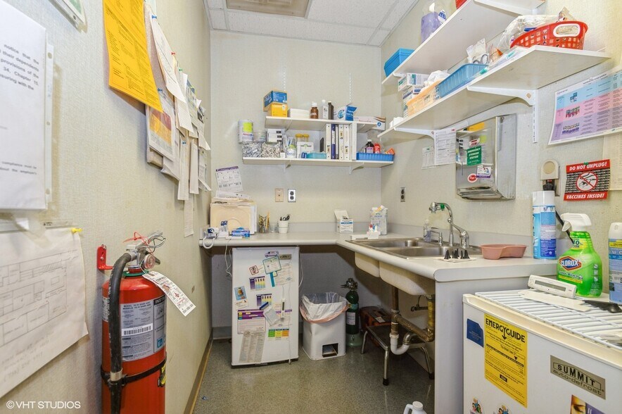 More Photos Of 1553 State Route 27, Somerset Office For Sale