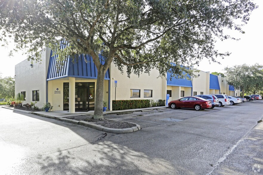 More Photos Of 723 Commerce Dr, Venice Unknown For Lease