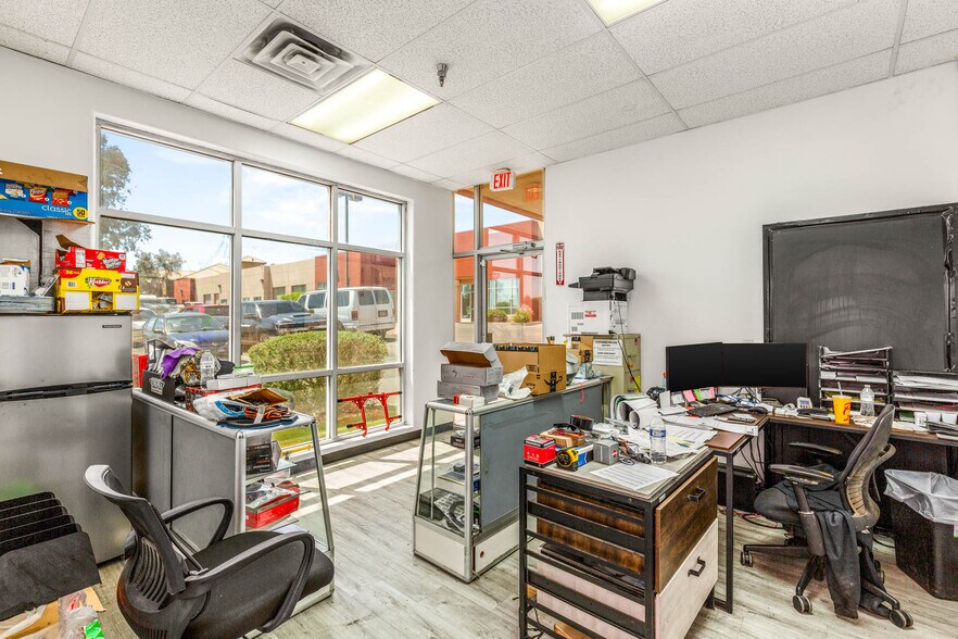 More Photos Of 4570 Donovan Way, North Las Vegas Light Distribution For Sale