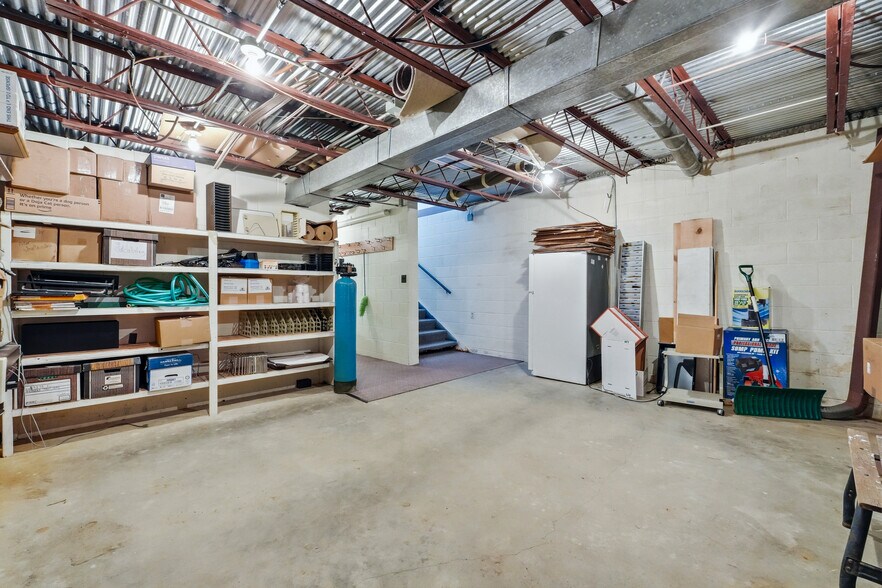 More Photos Of 3201 E Center St, Warsaw Office For Sale