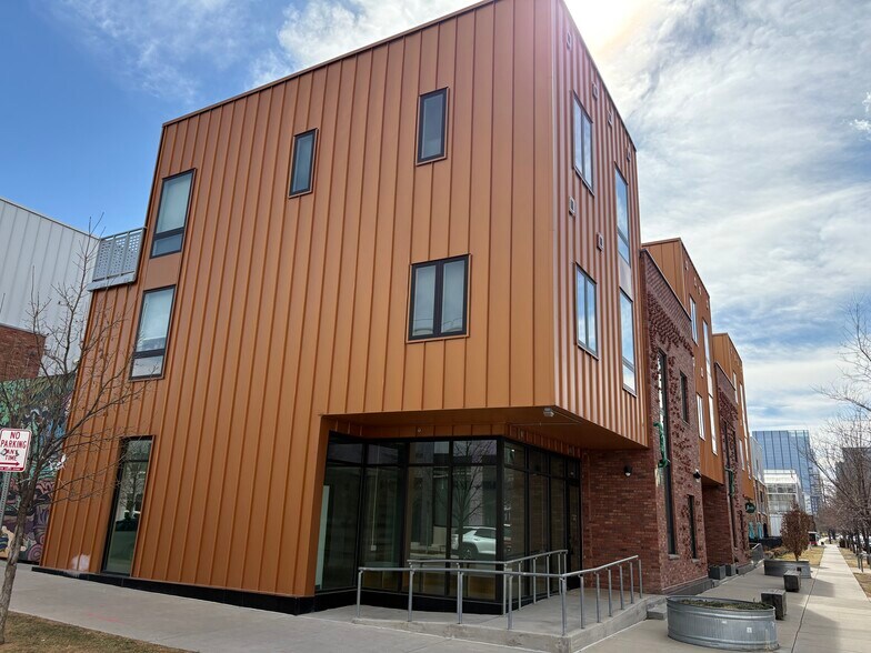 Primary Photo Of 2550-2590 Lawrence St, Denver Apartments For Lease