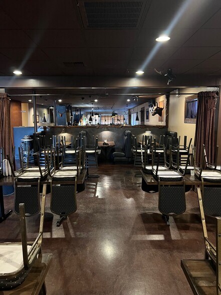 More Photos Of 217 N Elder St, Moses Lake Restaurant For Sale