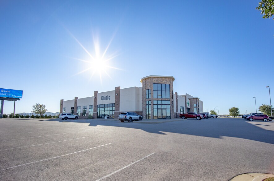 More Photos Of 4200 Carriage Way, Weatherford Medical For Sale