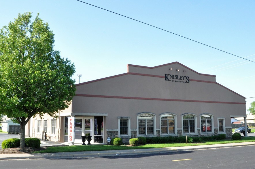 More Photos Of 869 W 2nd St, Xenia Showroom For Lease