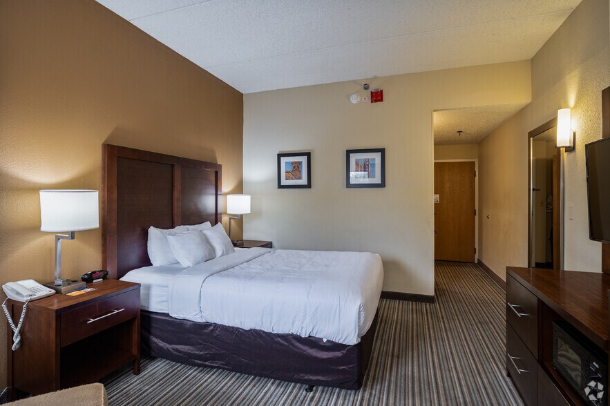 More Photos Of 5345 Broadmoor Cir NW, Canton Hotel For Sale