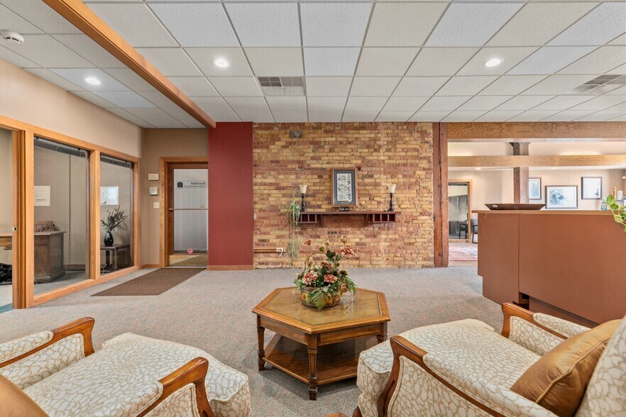 More Photos Of 600 S Main St, Oshkosh Office For Lease